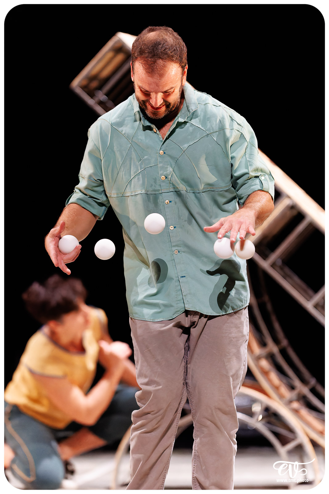 ESENCIAL (VAIVEN CIRCO)